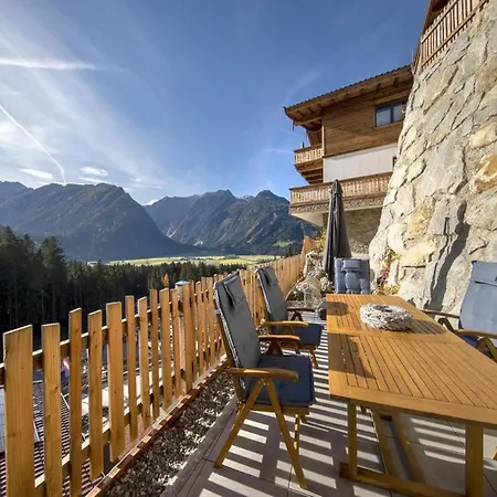 Chalet Chalet In Neukirchen Near Ski Lift Neukirchen am Grossvenediger